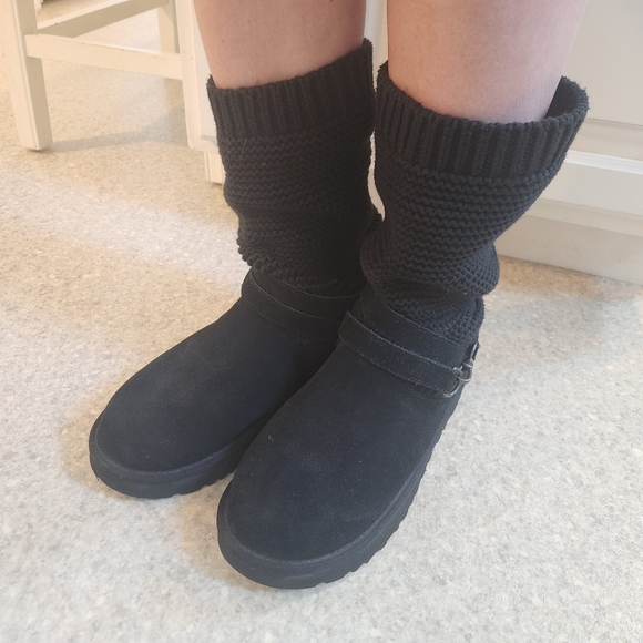 Ugg Purl Strap Boots - Picture 3 of 7